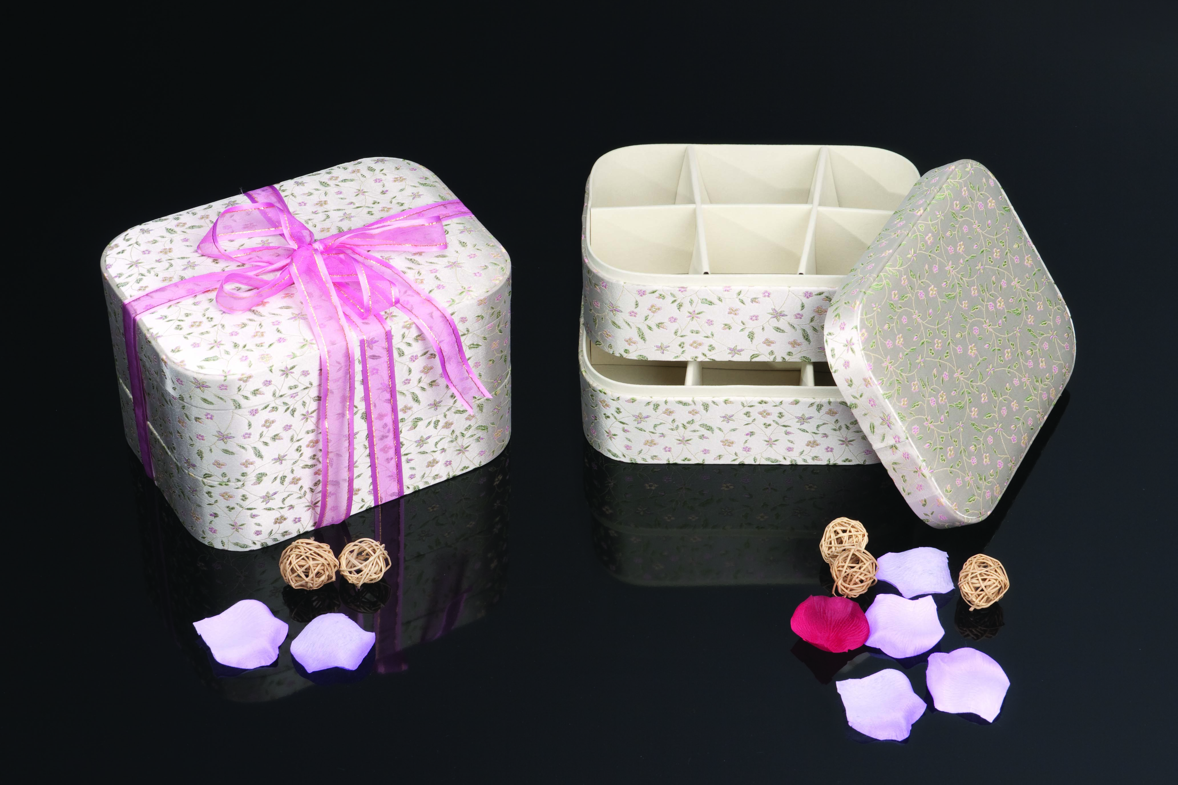 Gift Box - _1010301